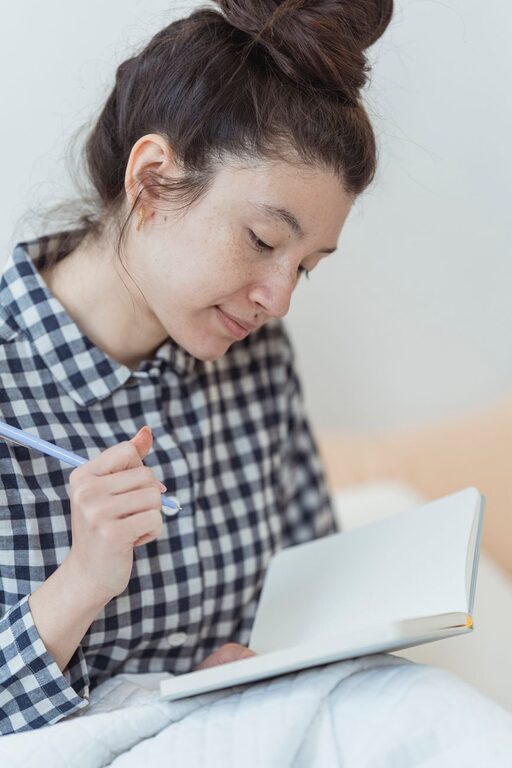 Beginner Guide to Journaling Every Day for a Happier You